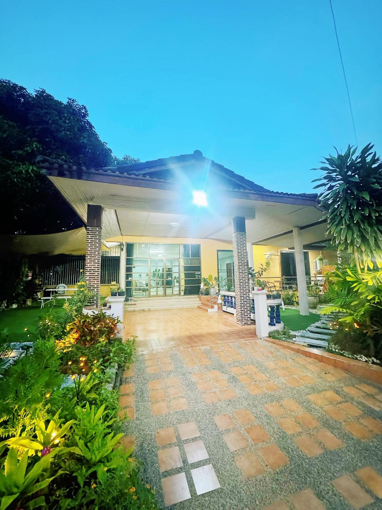 विला Sun And Moon House