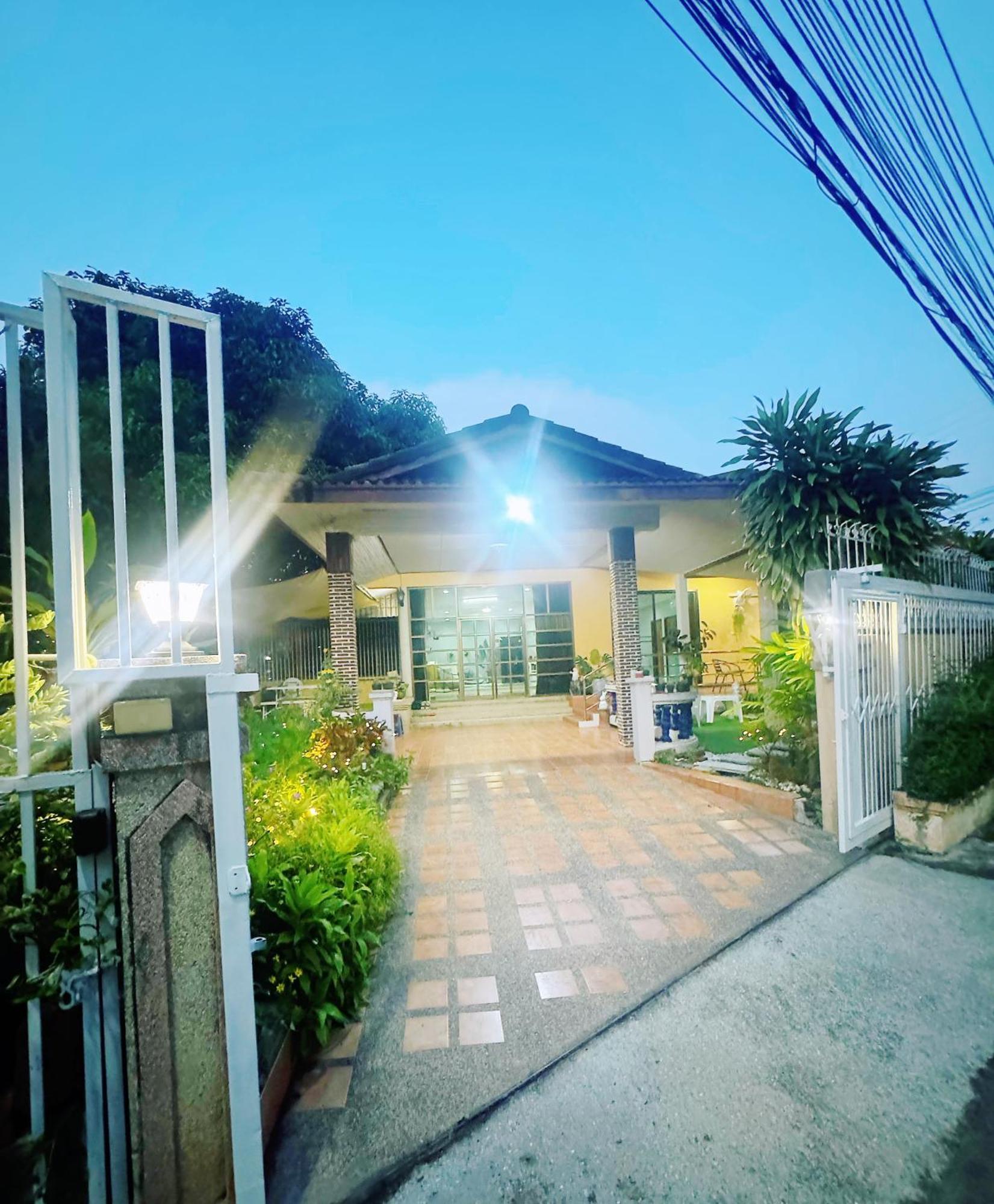 विला Sun And Moon House