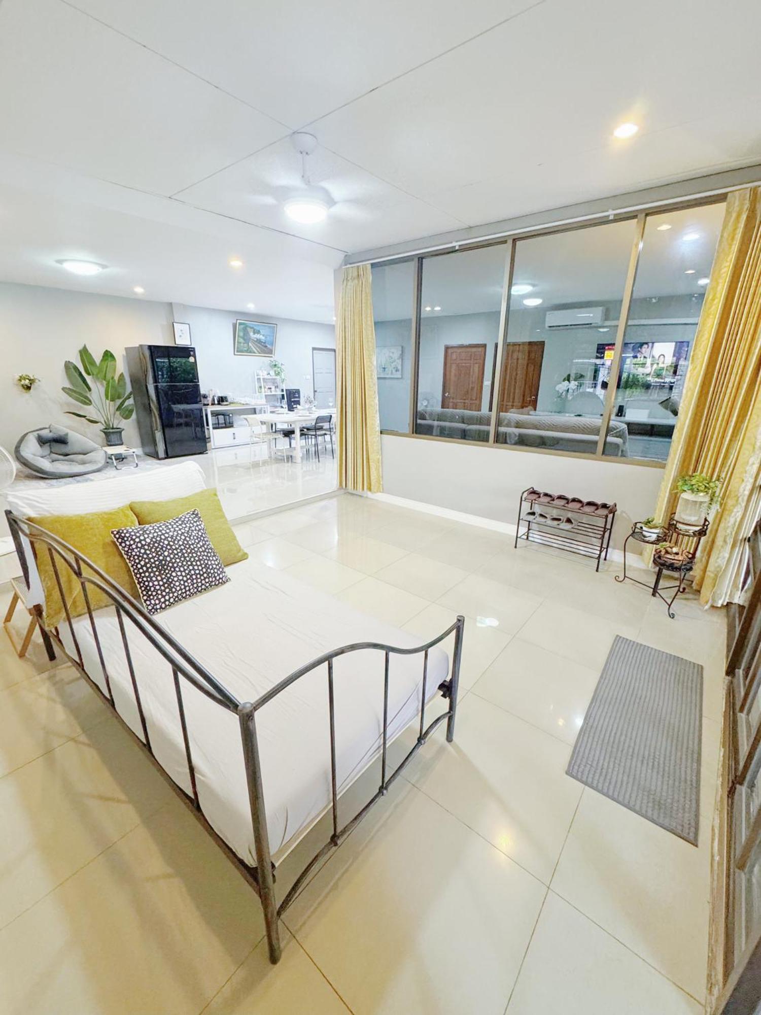 विला Sun And Moon House Pattaya